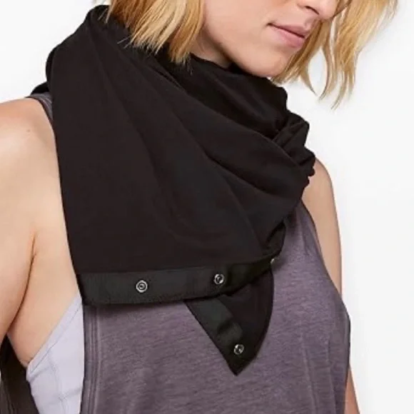 Lululemon Vinyasa Black Scarf with Snaps Button Accent - Picture 2 of 4